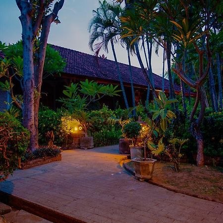 Hotel Angsoka Temukus Exterior foto